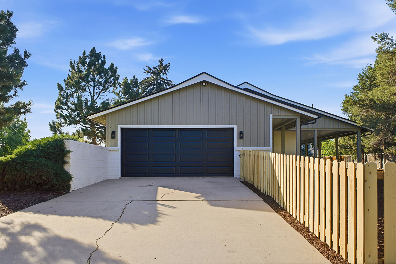 Garage at 642 South pontiac street, Denver, CO 80224, listed by Julie Bonicelli-Oliva