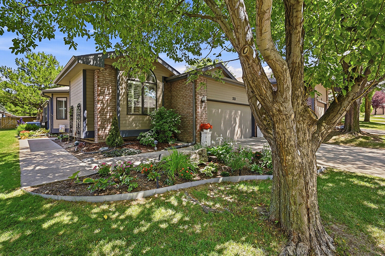 Front at 2010 46th Avenue, unit 33, Greeley, CO 80634, listed by Shannon Blesener
