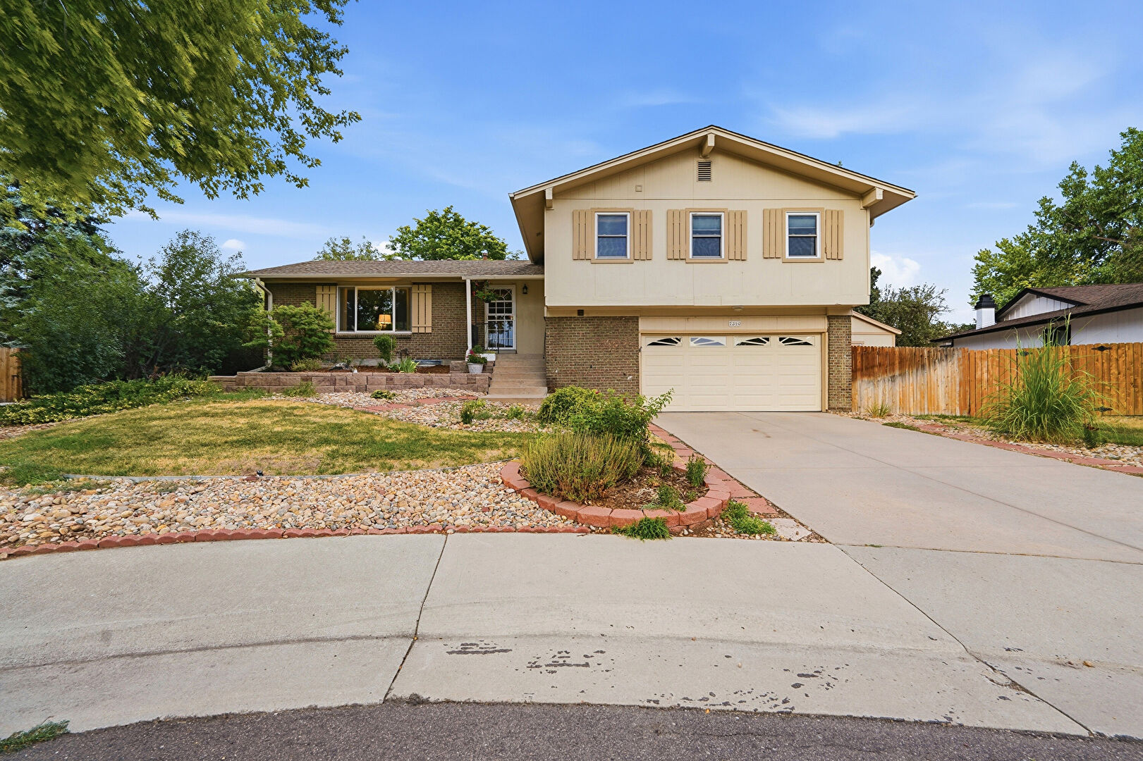 7310 South Syracuse Court, Centennial, CO 80112, listed by Missy Crew | Broker Associate