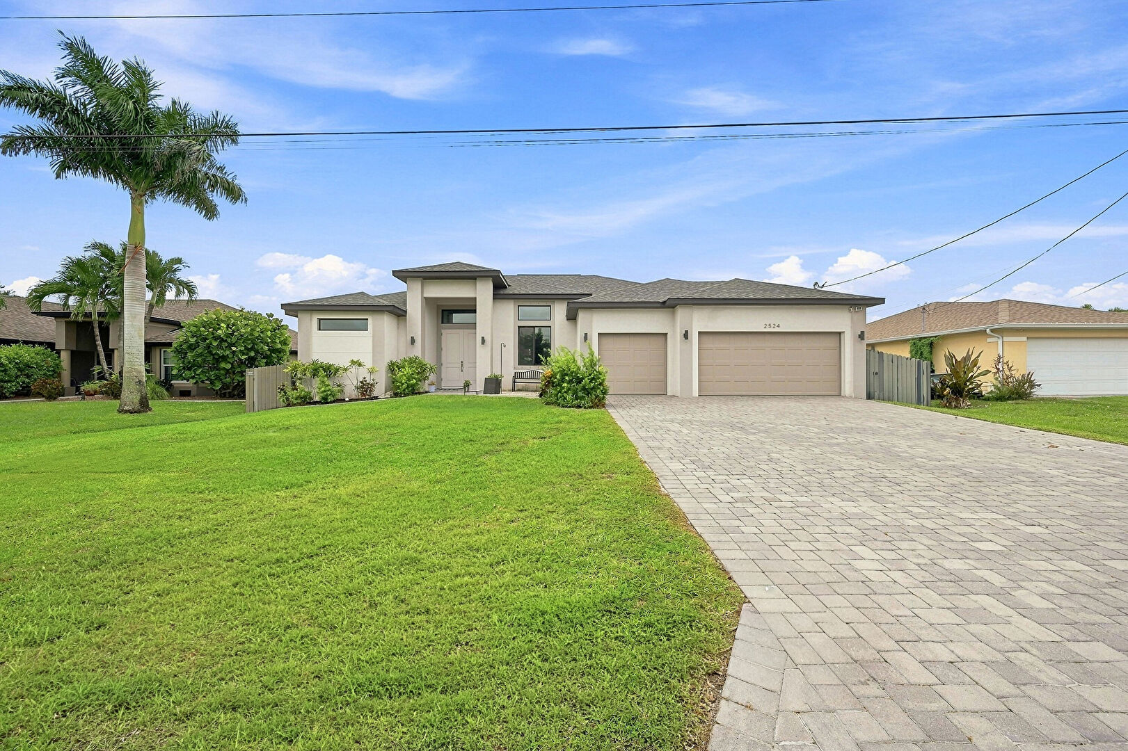 Front yard at 2524 sw 31st lane, cape coral, FL 33914, listed by MIke Hollow & Kim Stempel