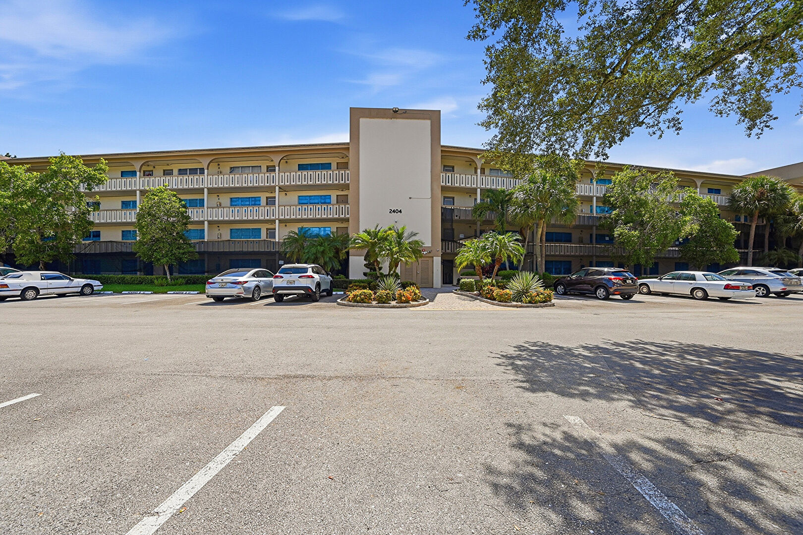 Front at 2404 Antigua Circle, G4, Coconut Creek, FL 33066, listed by Diana Vasconez