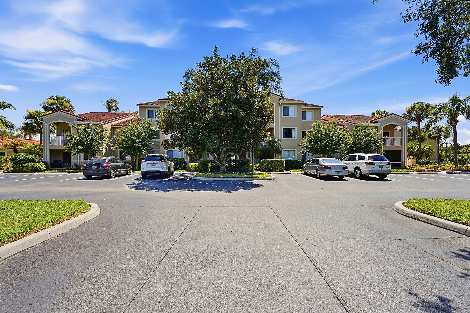 Property Exterior at 1670 N 42ND Cir, #204, Vero Beach, FL 32967, listed by Michael Hughes