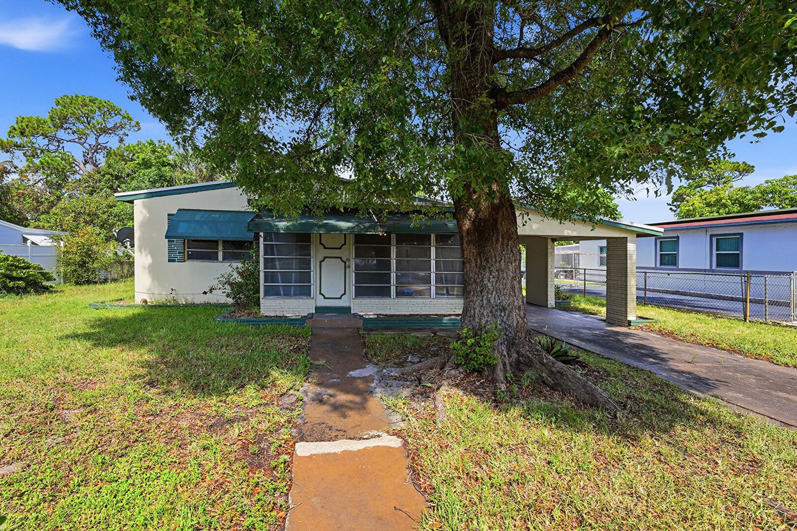 Property Exterior at 413 SW 24 AVE, FORT LAUDERDALE, FL 33312, listed by Matthew Ferrelli