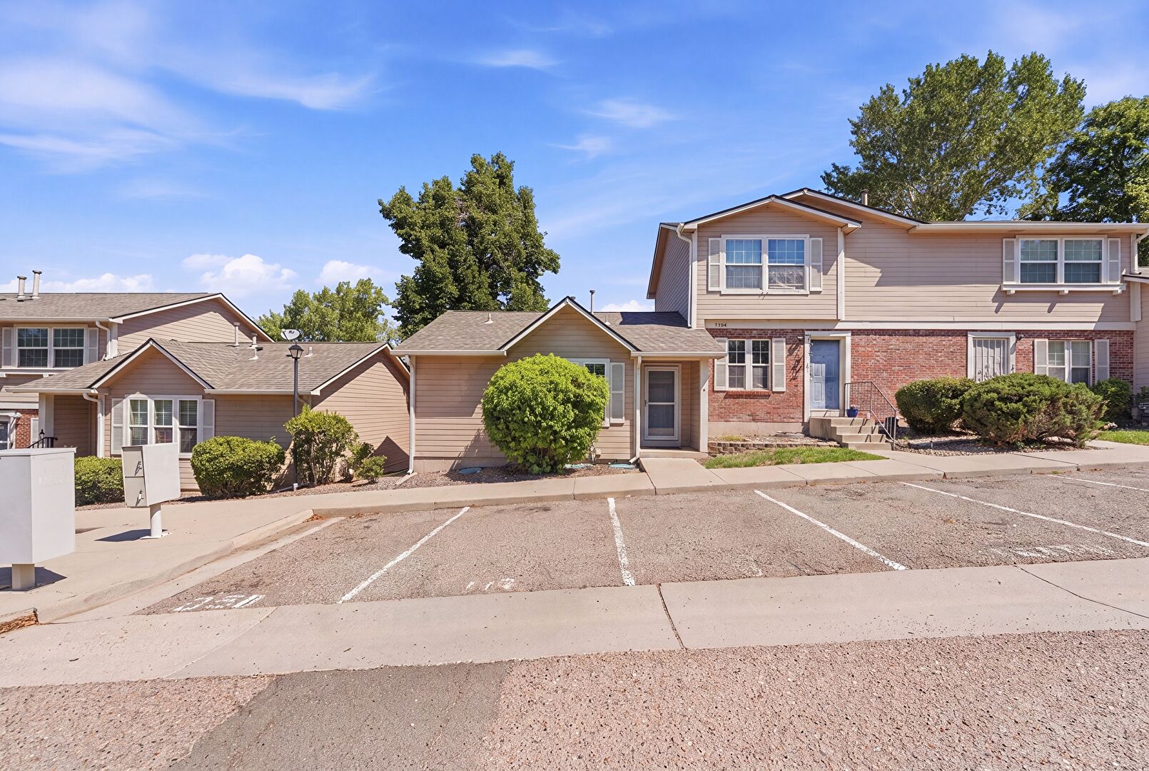 Front at 1505 South Ouray Circle, Aurora, CO 80017, listed by Taylor Haas