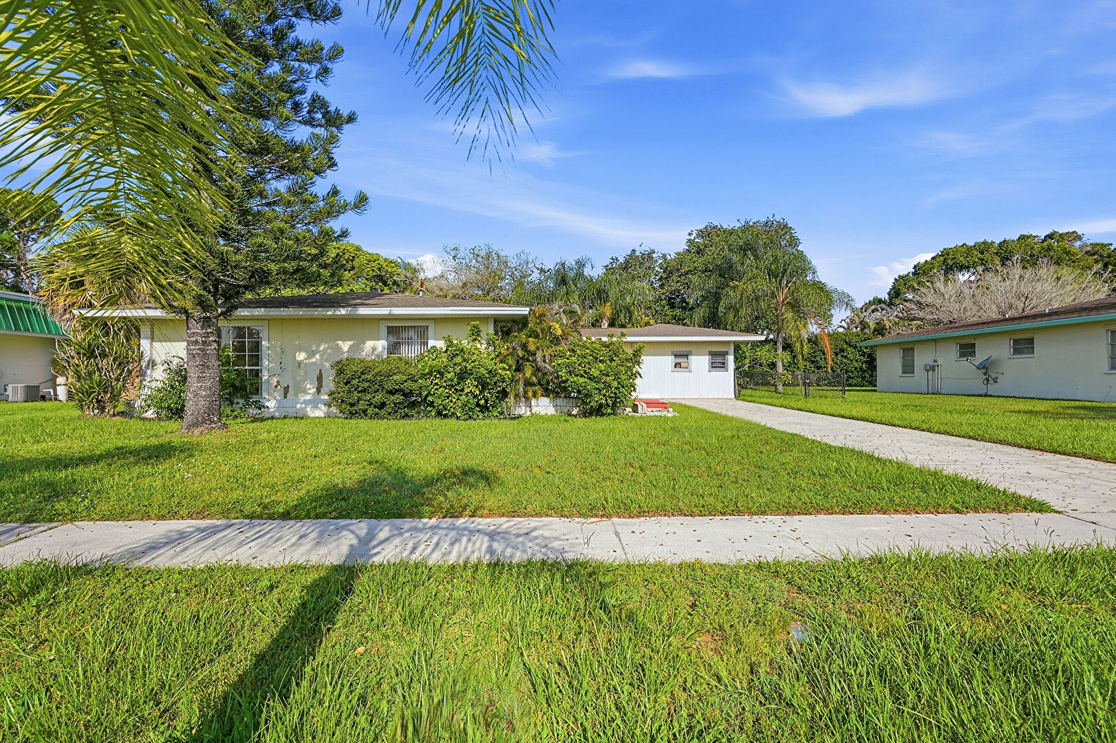 Front at 854 Southeast Tierra Court, Port St. Lucie, FL 34983, listed by Earhard (Dean) Chung