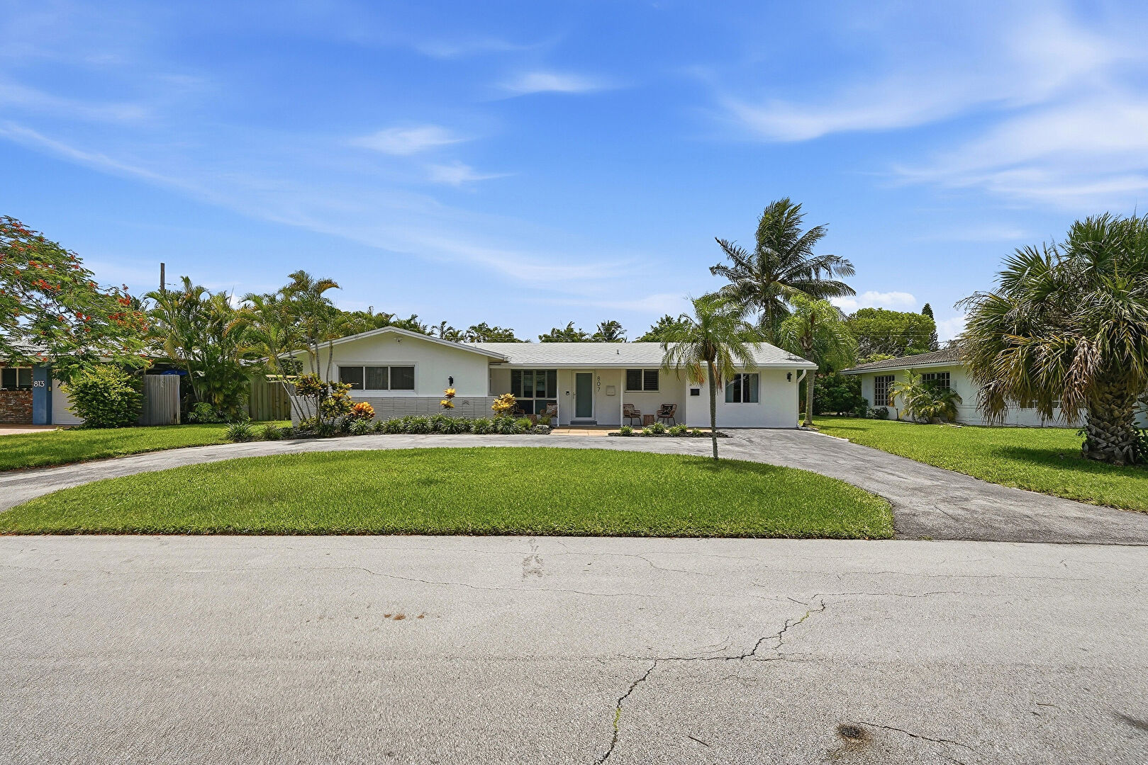 Front at 807 Southeast 9th Terrace, Deerfield Beach, FL 33441, listed by Lonna Spitaleri