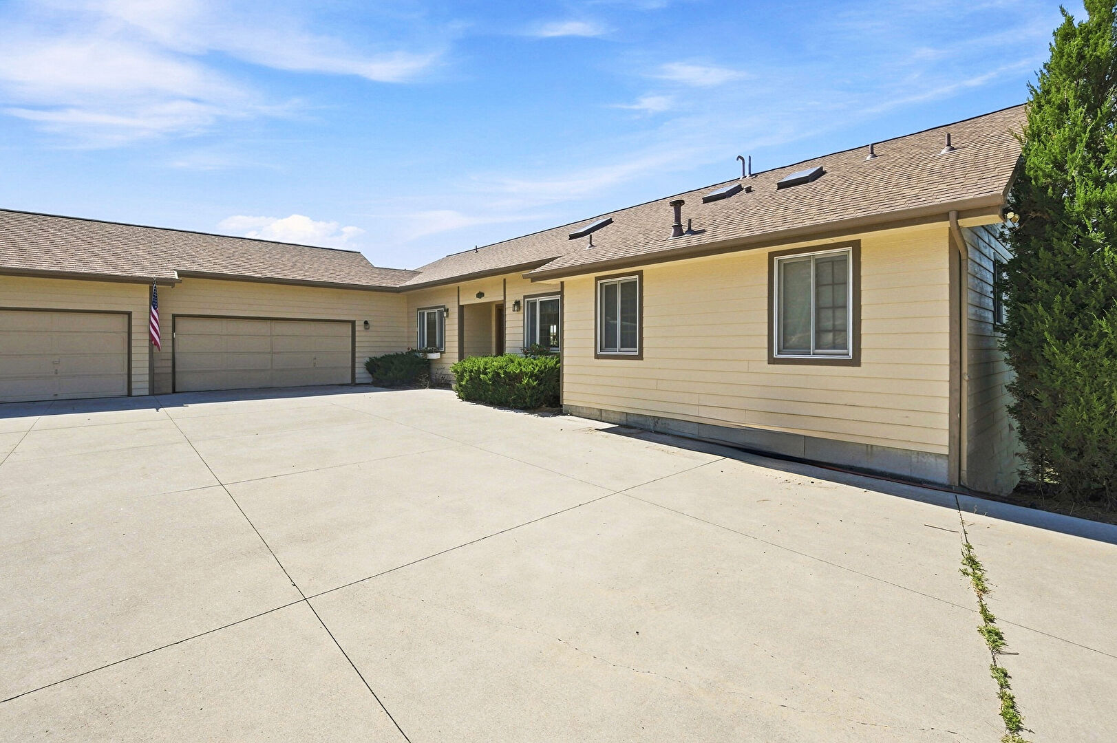 Front at 11226 Panorama Court, Parker, CO 80138, listed by Luke Brenning