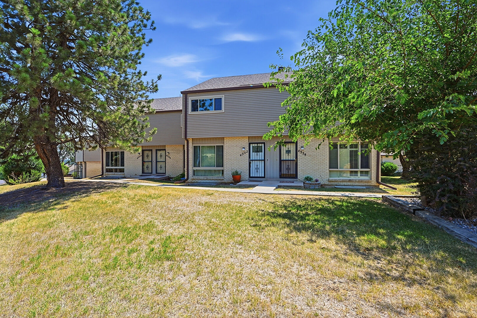 Front at 4346 W Pondview Drive, Littleton, CO 80123, listed by Taylor Haas