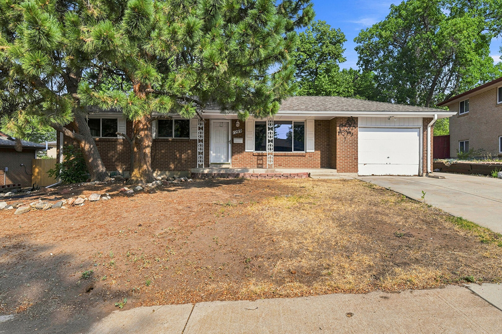 1289 S Drexel Way, Lakewood, CO 80232, listed by Meg Bente
