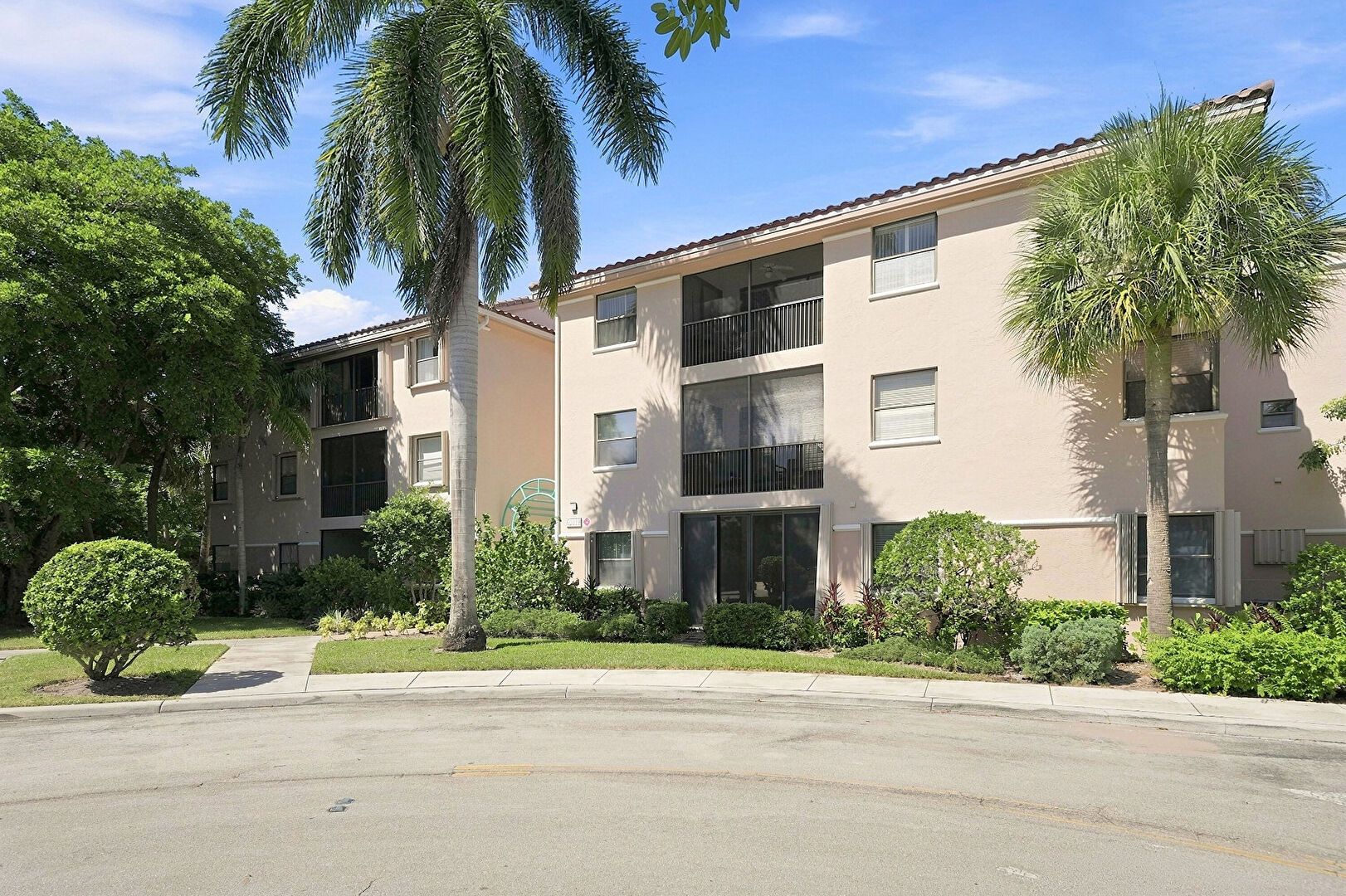 Front at 4111 Coral Tree Circle #321, coconut creek, FL 33073, listed by Laura Sanders