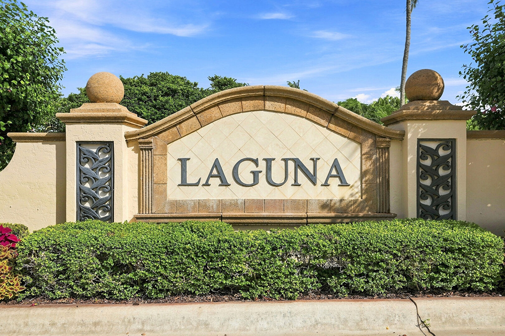 Community Sign at 17 Laguna Court, Palm Beach Gardens, FL 33418, listed by Darren Goldstein Ron Bill