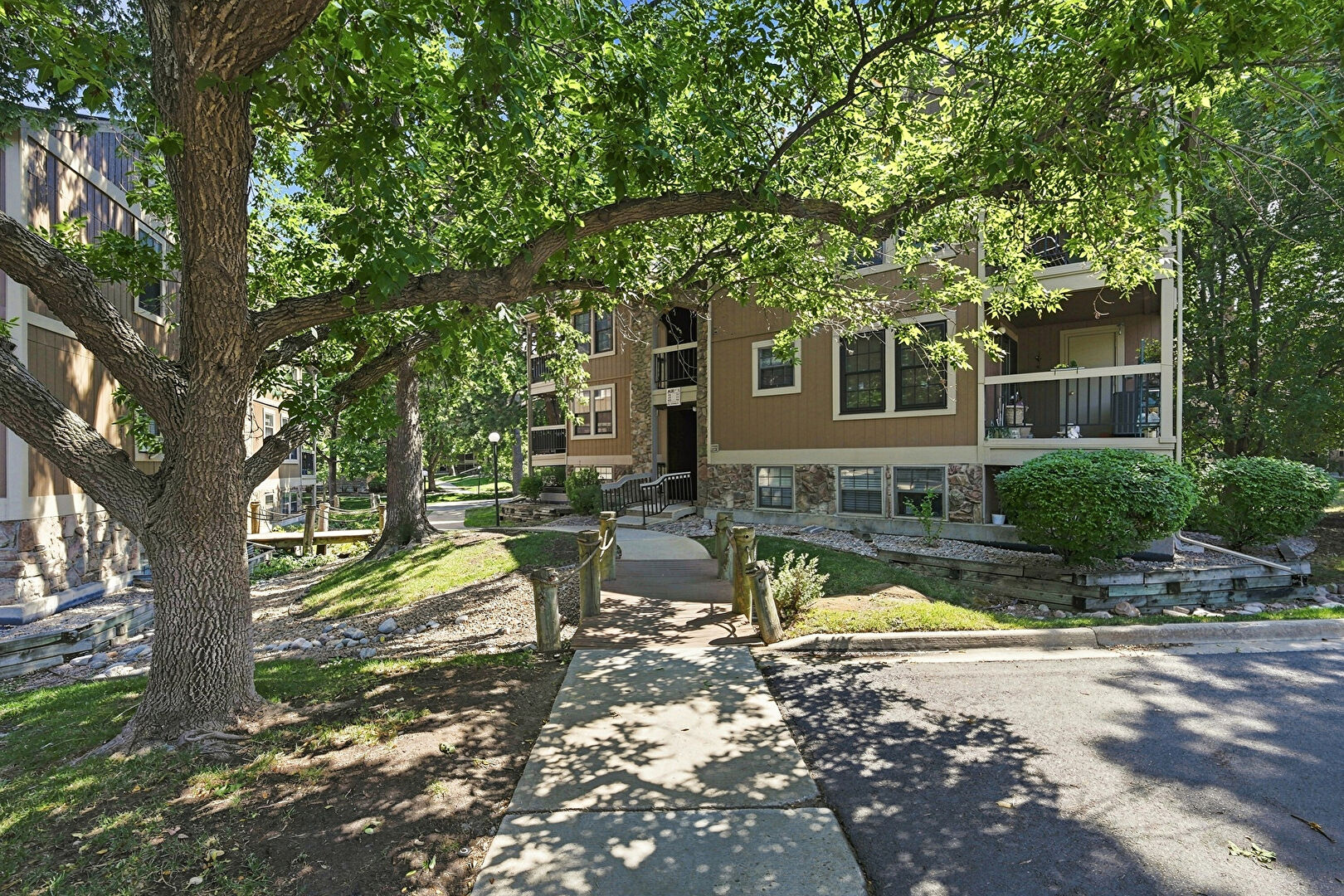 Front at 10960 West Florida Avenue, Lakewood, CO 80232, listed by Taylor Haas