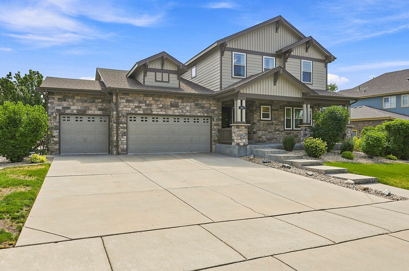 Front yard view at 186 North Coolidge Way, Aurora, CO 80018, listed by Thomas Beshore, MLS ID: 4725539