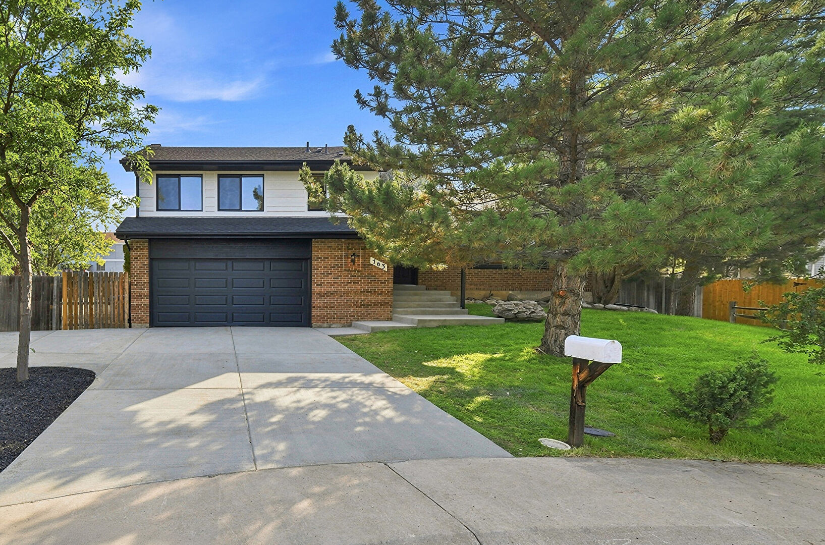 Front at 763 South Ouray Street, Aurora, CO 80017, listed by Eric Ybarra