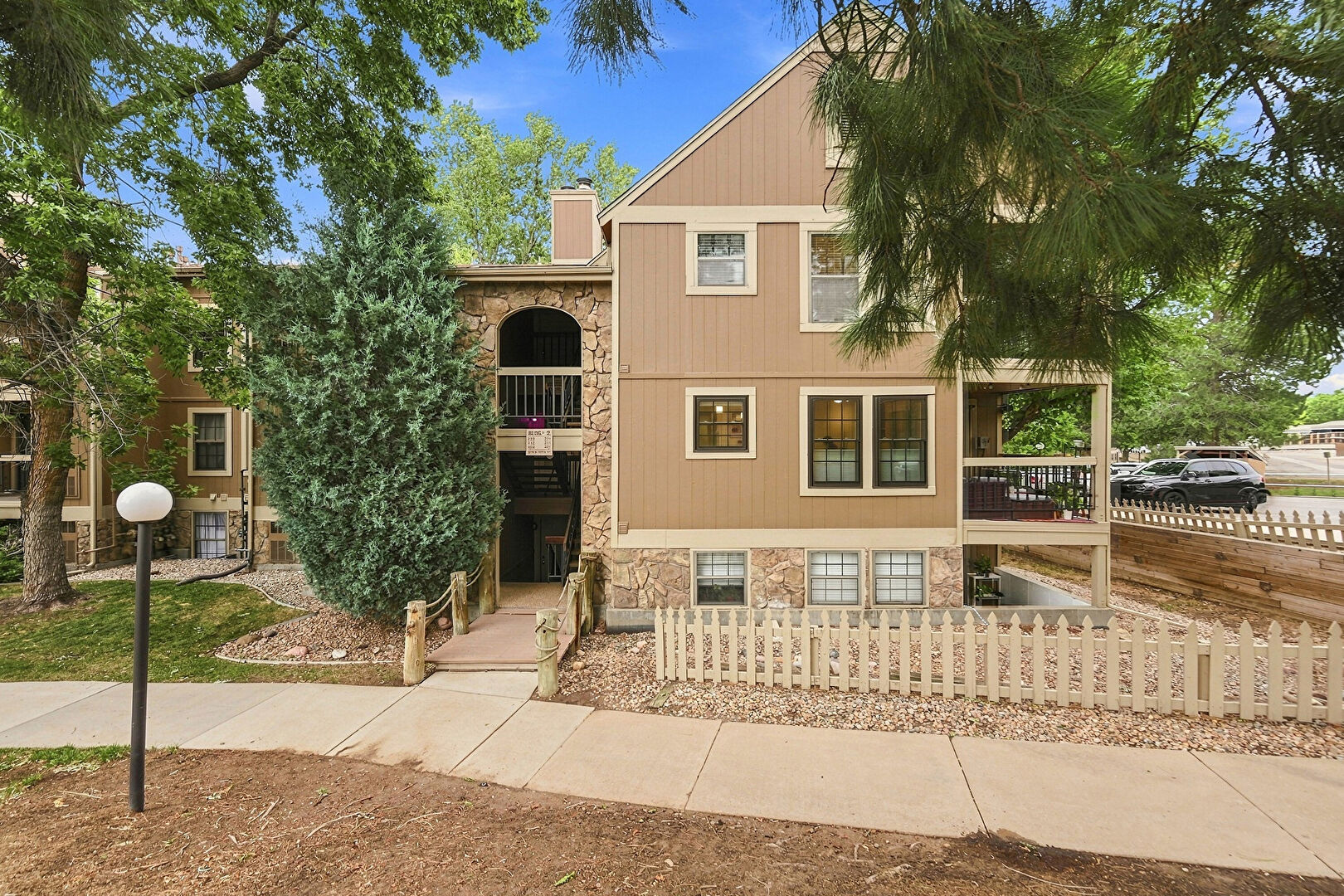 Front at 10970 W Florida Ave #211, Lakewood, CO 80232, listed by Jeff Gadd