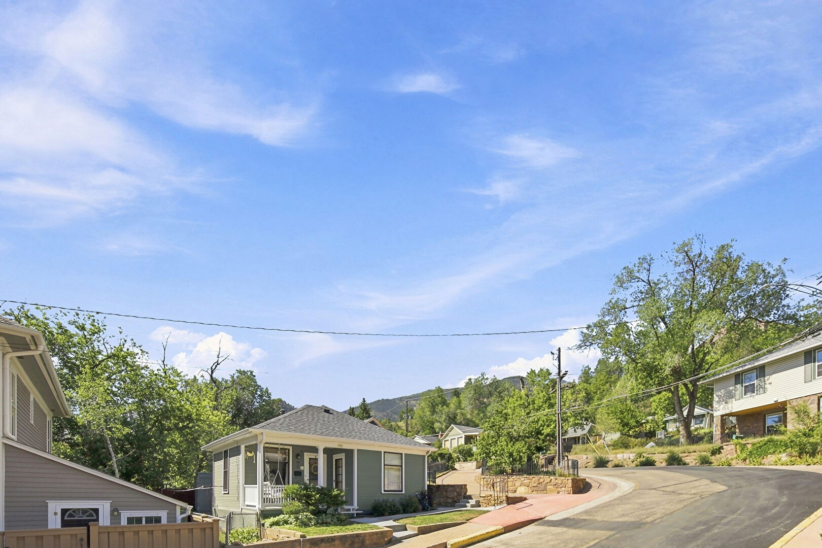 Front at 7 Waltham Avenue, Manitou Springs, CO 80829, listed by Erin Handlin