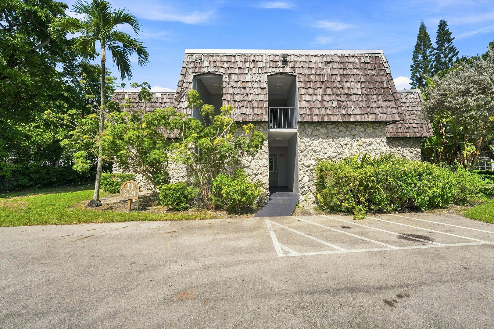 Out Buildings at 3101 Oakland Shores Drive, H210, Oakland Park, FL 33309, listed by Keith Weiner
