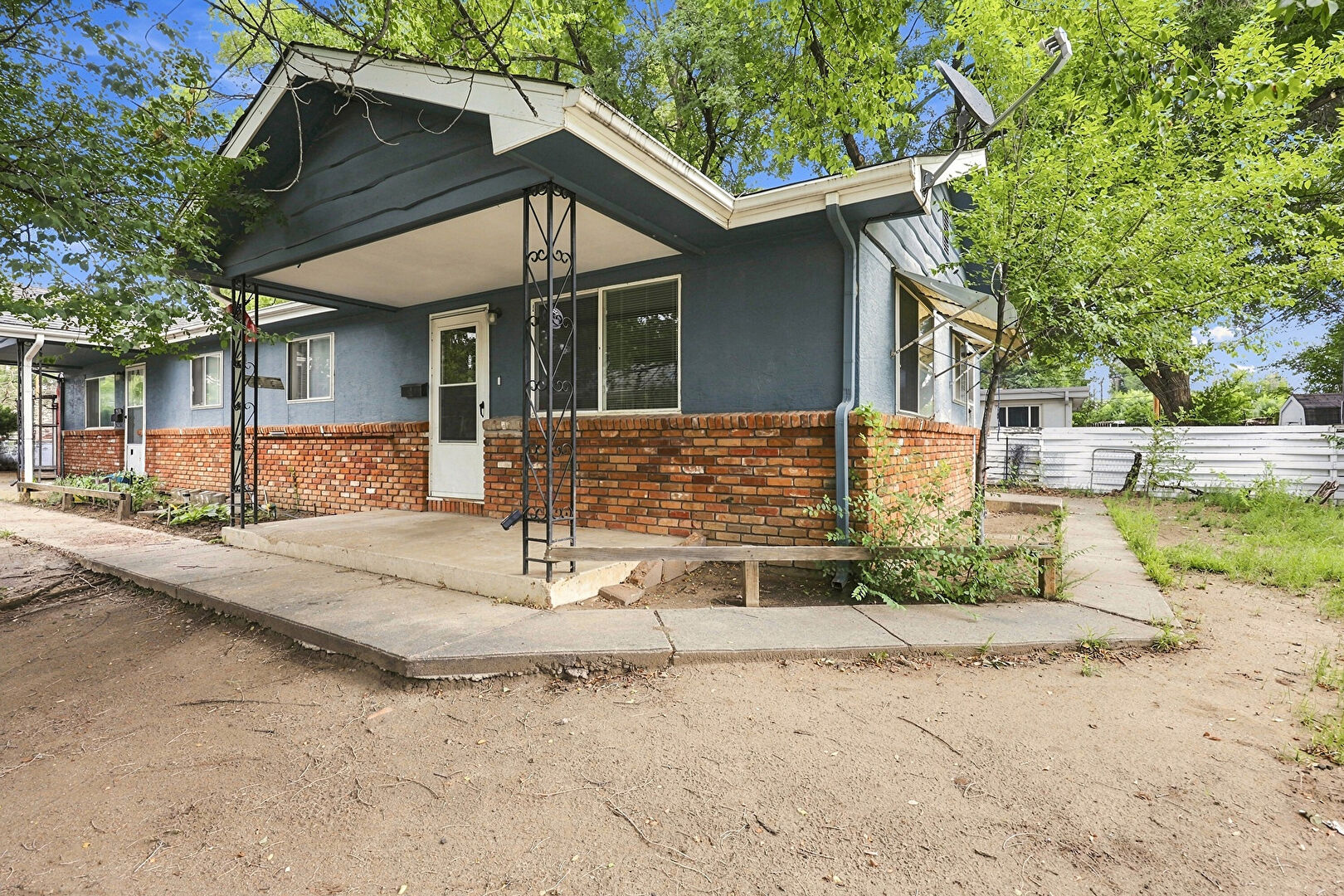 Front at 903 2nd Street, Colorado Springs, CO 80907, listed by Taylor Haas