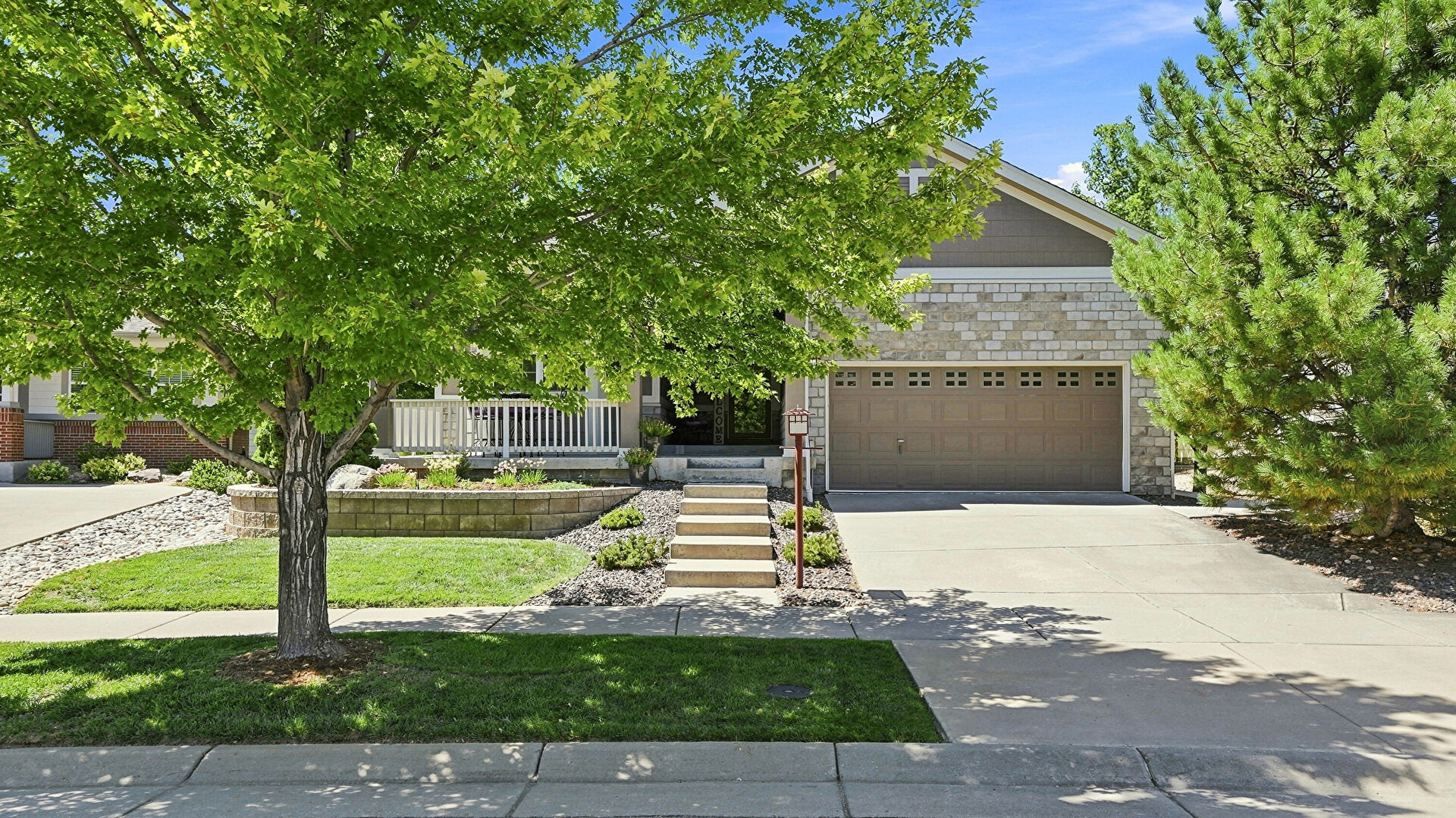 Front at 8223 South Quemoy Circle, Aurora, CO 80016, listed by Regina V. Meyers, MLS ID: 9297178