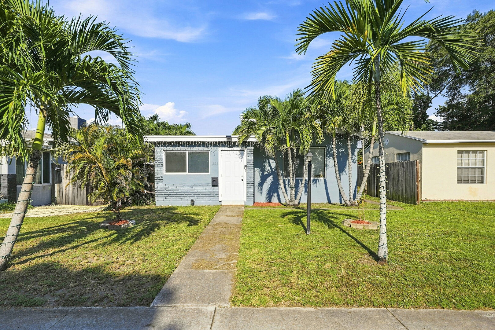 Front at 1839 SW 4th Avenue, fort lauderdale, FL 33315, listed by Laura Sanders