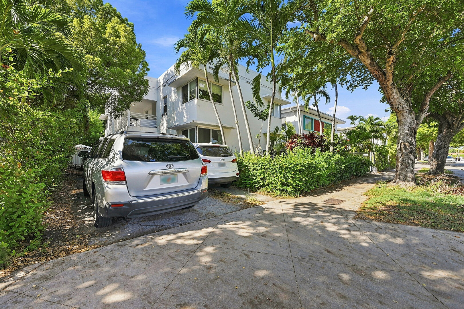 Front at 1170 71st Street, Miami Beach, FL 33141, listed by Rachael Barach