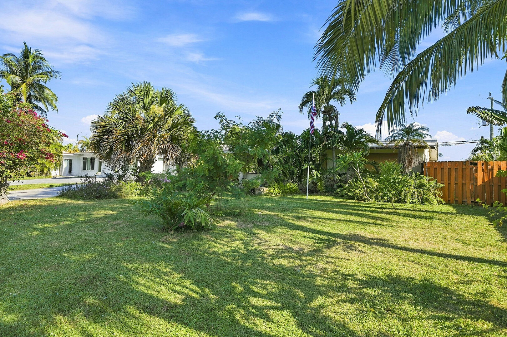Front at 2511 ne 12 court, pompano beach, FL 33062, listed by Laura Sanders