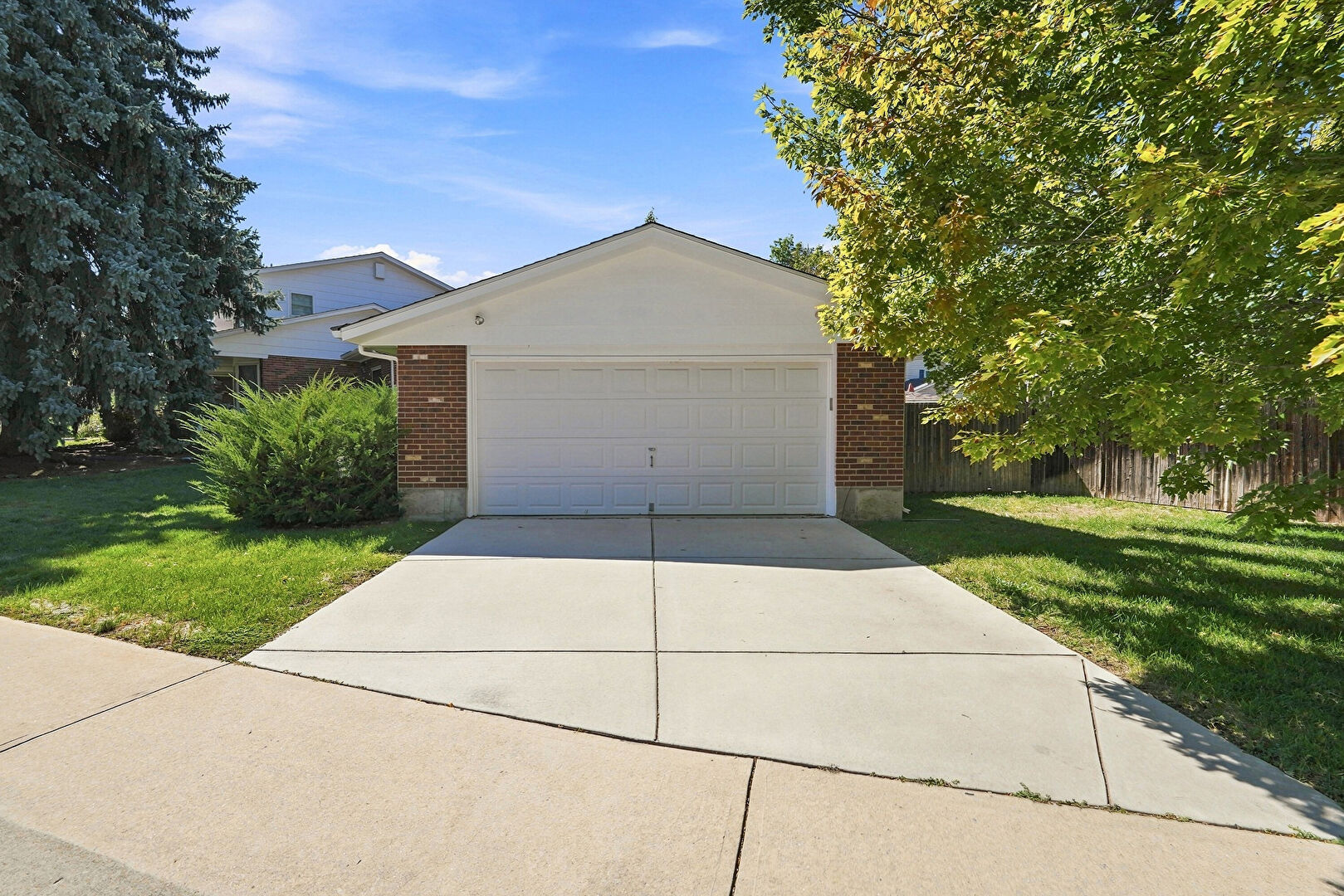 Garage at 1460 South Macon Street, Aurora, CO 80012, listed by Mike & Ed Hardey