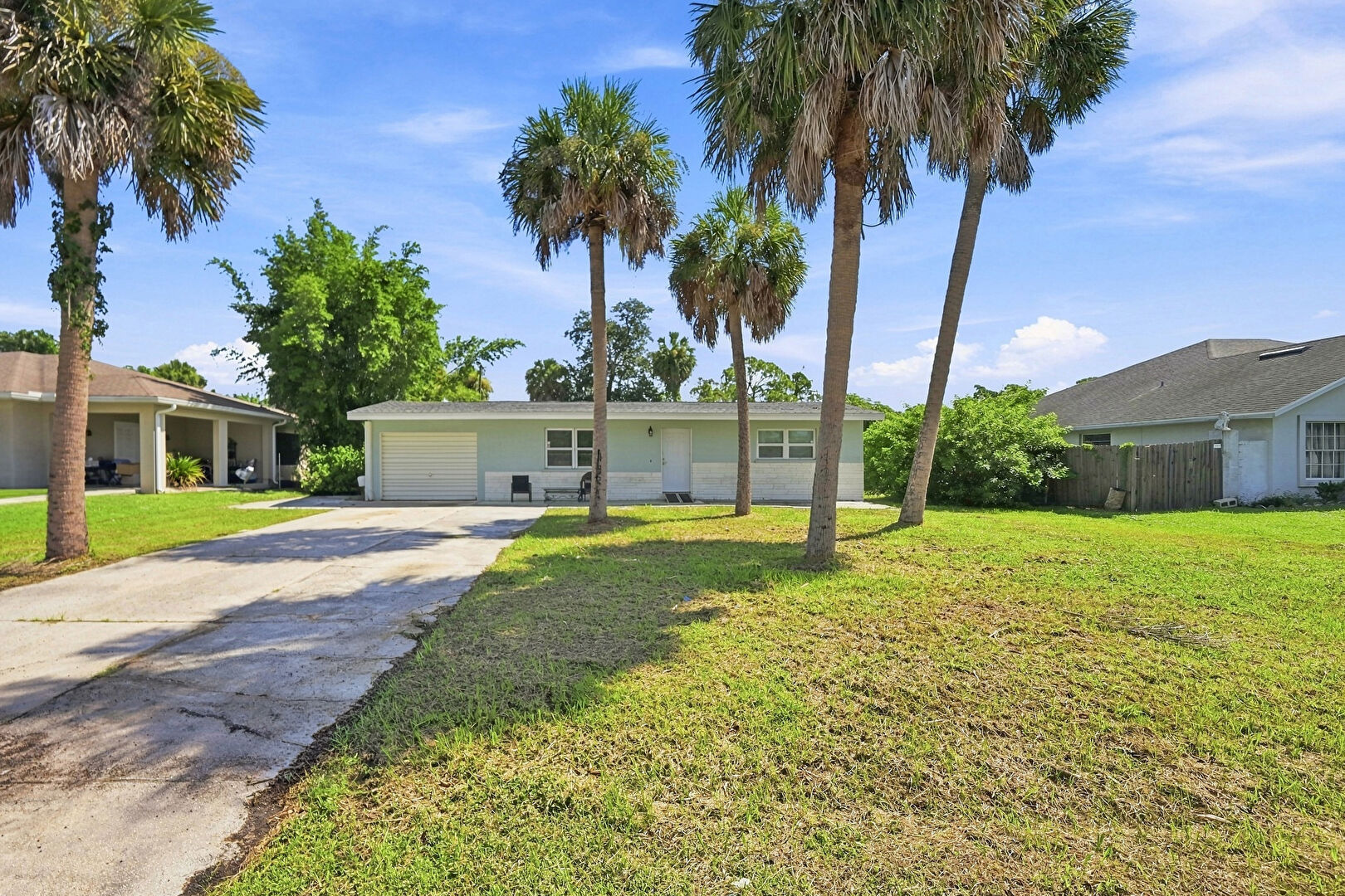 Front at 2618 Lakeshore Circle, Port Charlotte, FL 33952, listed by Daniel Nissan