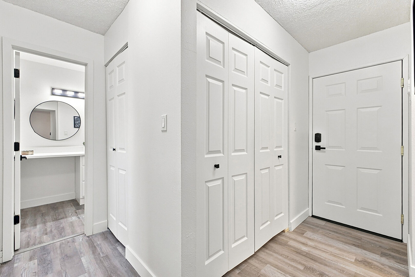 Foyer at 50 East Highline Circle, 102, Centennial, CO 80122, listed by Andria and Eric Stashak