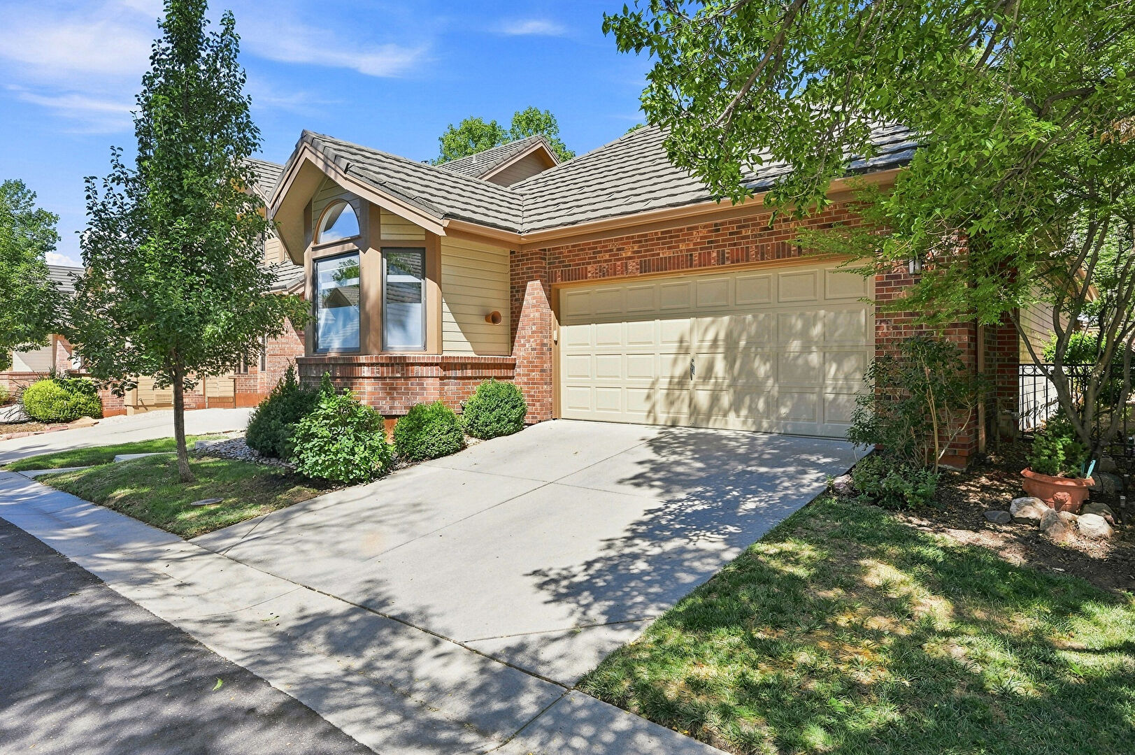Front at 4565 East Mexico Ave, Unit 14, Denver, CO 80222, listed by Linda  A Keller, MLS ID: 2536181