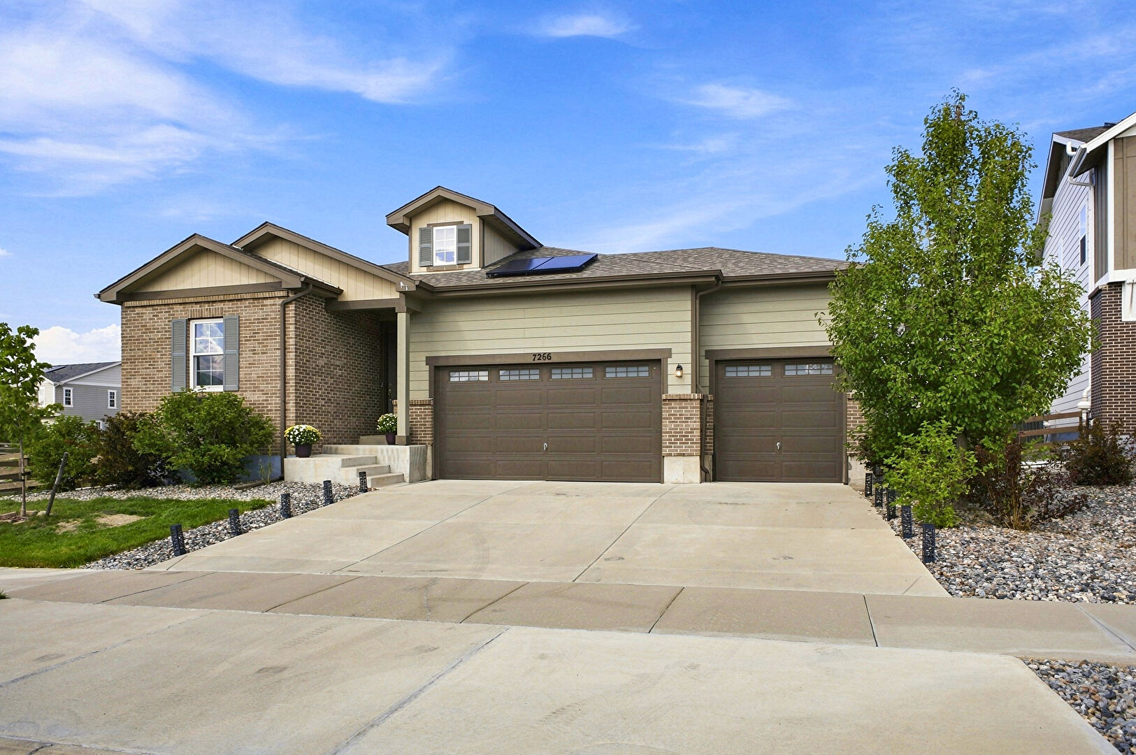 Front at 7266 S Robertsdale Way, Aurora, CO 80016, listed by Anna Gatiyatova, MLS ID: 8257413