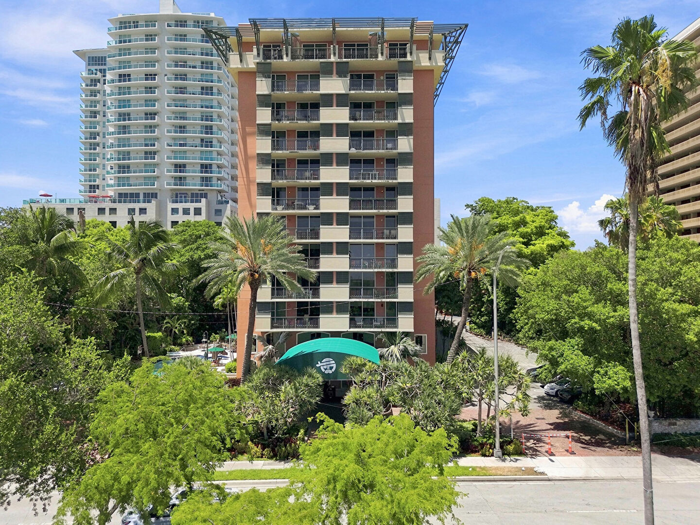 Front at 2951 South Bayshore Drive, 305, Miami, FL 33133, listed by Cristina Caumel