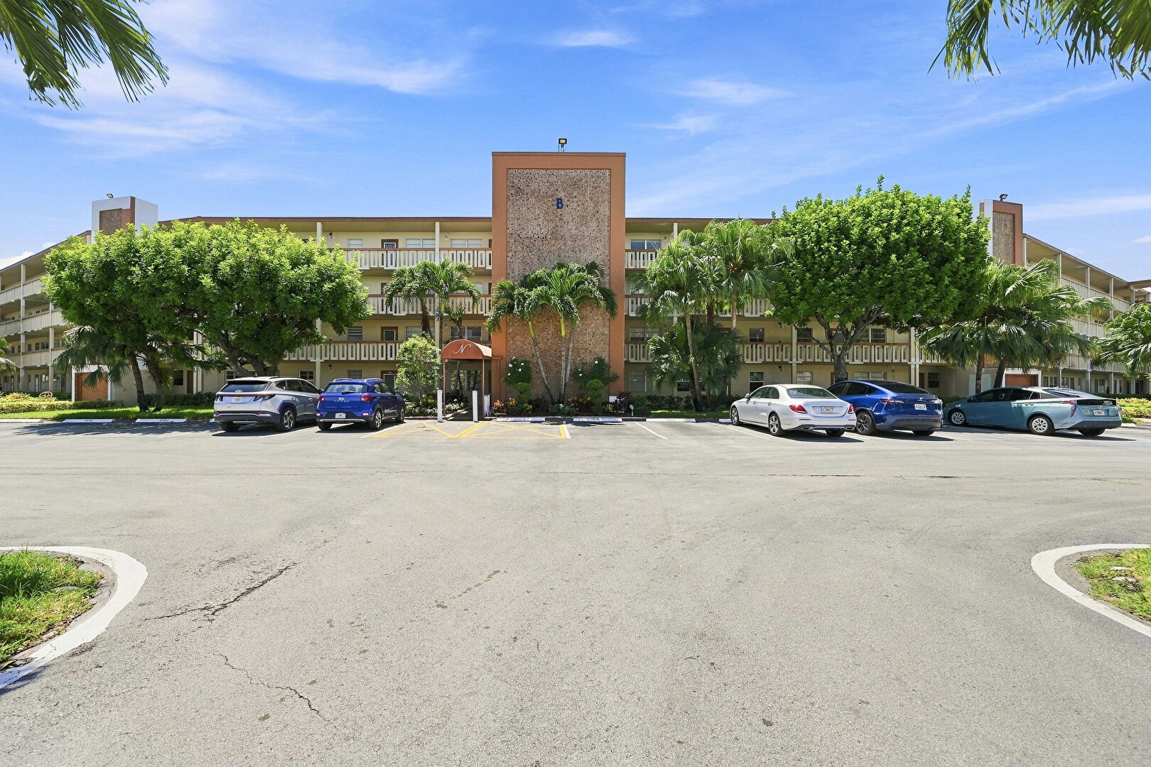 Out Buildings at 2035 Newcastle B, Boca Raton, FL 33434, listed by Larry Mastropieri