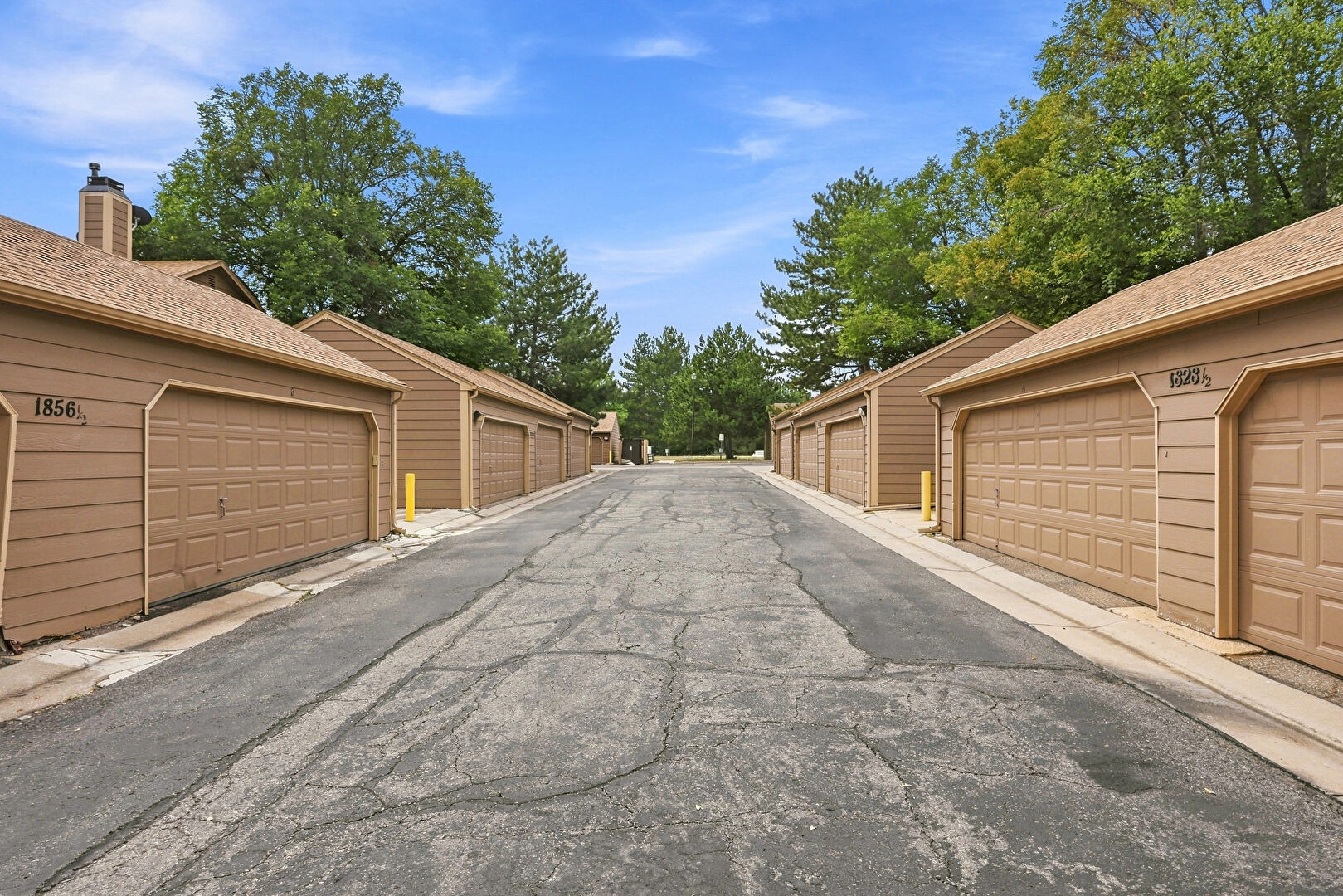 Detached Garage at 1824 South Quintero Way, Aurora, CO 80017, listed by Taylor Haas