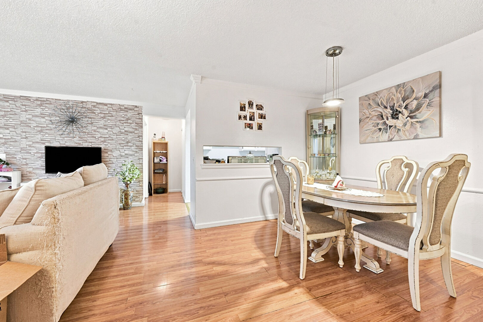 Foyer at 14499 E. 1st.Dr. B12, Aurora, CO 80011, listed by Rick Lupinetti