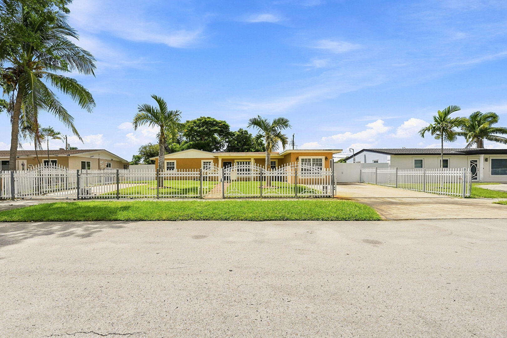 Front at 4470 Northwest 171 Terrace, Miami Gardens, FL 33055, listed by Ana Garcia