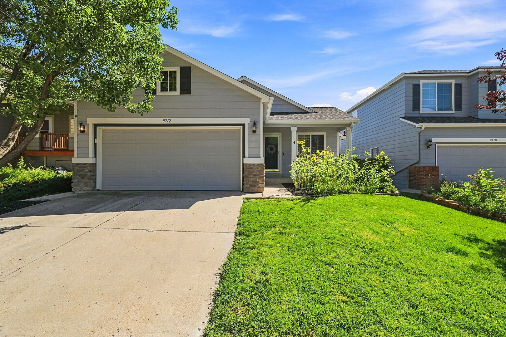 Front at 9712 Queenscliffe Drive, HIghlands Ranch, CO 80130, listed by Kimberley Nicholas