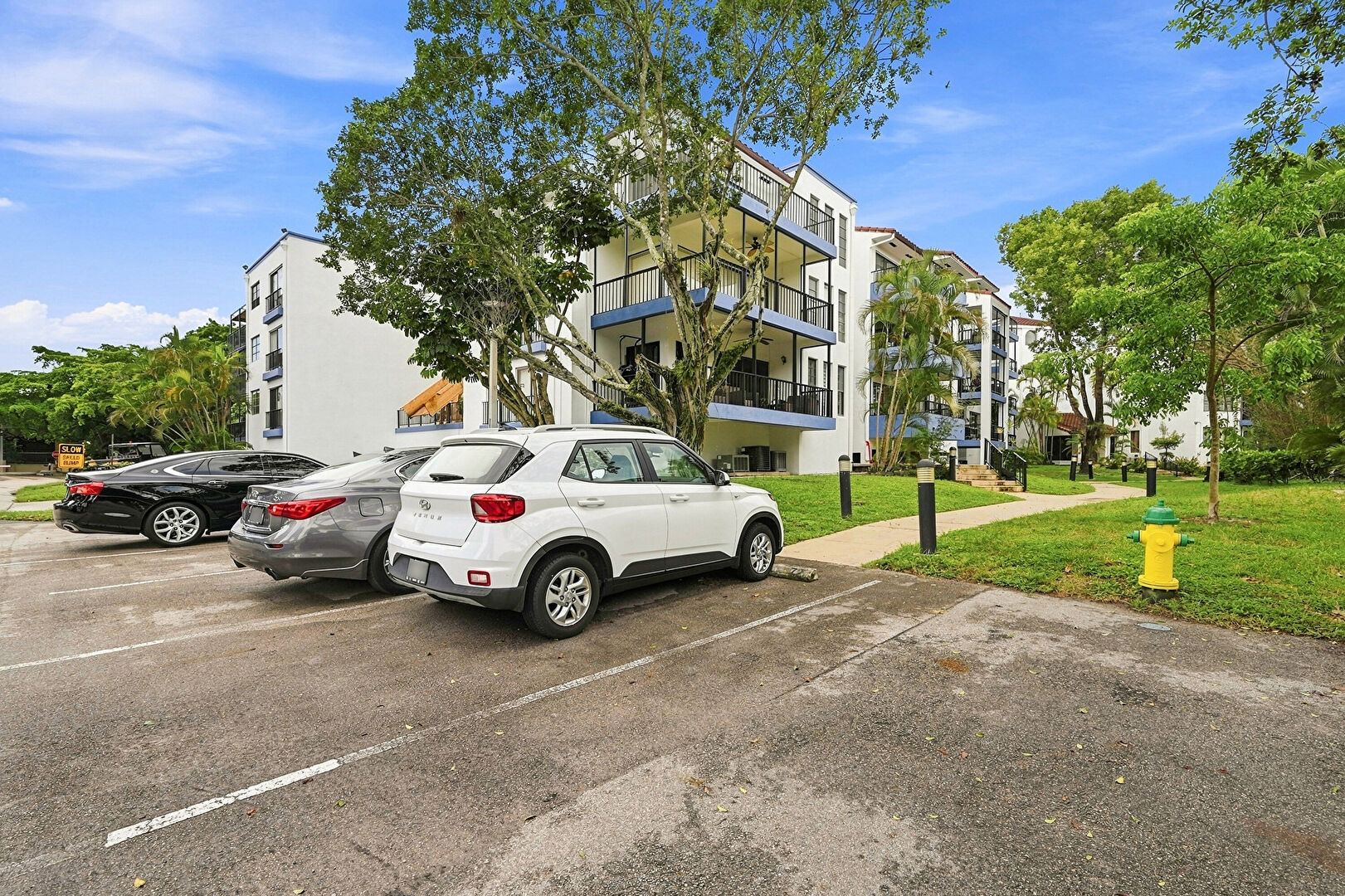 Parking at 6010 South Falls Circle Drive, 420, Lauderhill, FL 33319, listed by Lori Bennett