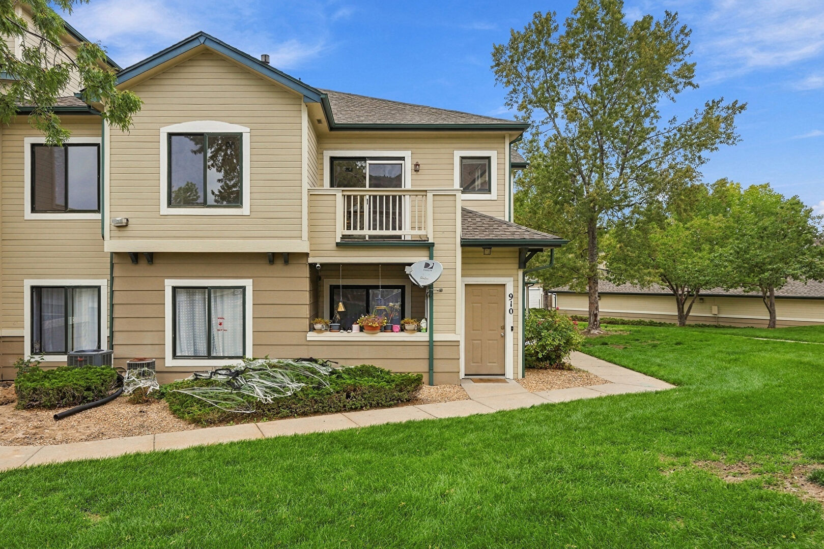 8707 East Florida Avenue, #910, Denver, CO 80247, listed by Chrissy Lemmons, MLS ID: 6254295