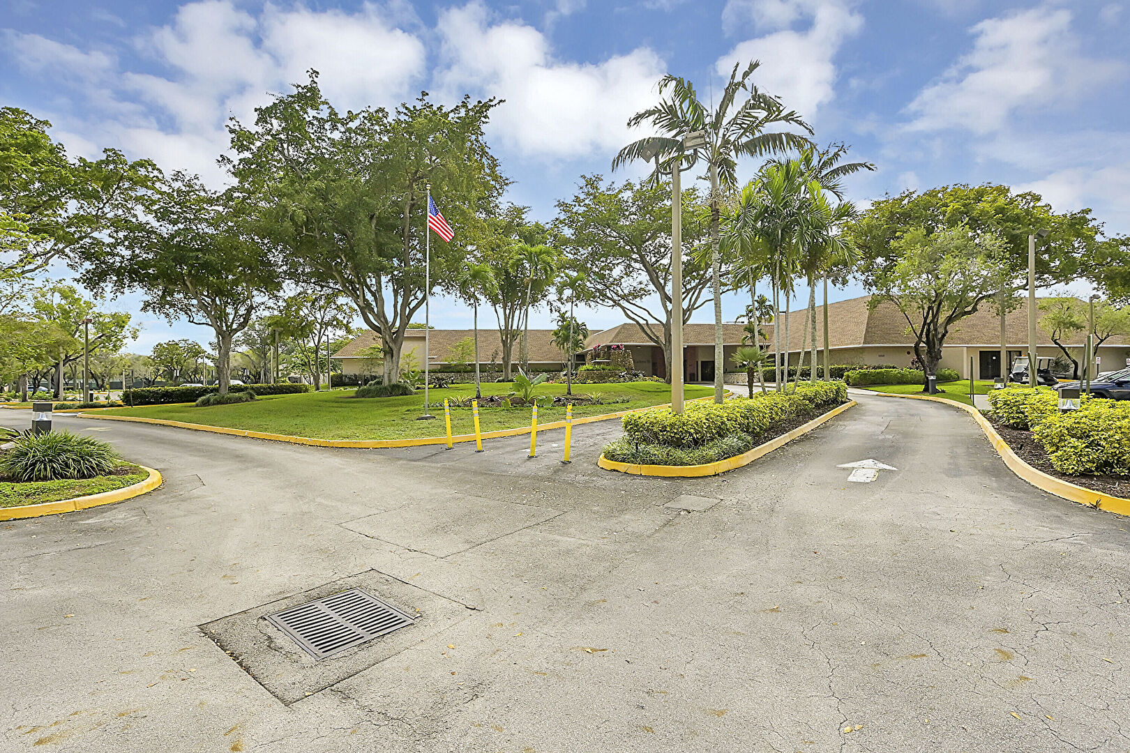 Community at 2541 North Nob Hill Road, 308, Sunrise, FL 33322, listed by Mervin Moss