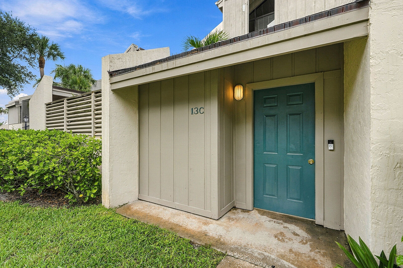 Exterior Entry at 1605 U.S. 1, Unit 13 C, Jupiter, FL 33477, listed by Jordan Nitto