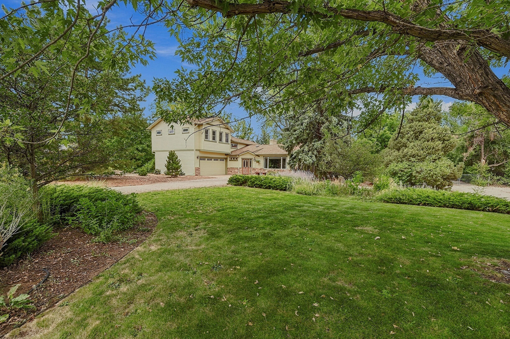Front at 6225 Misty Way, Longmont, CO 80503-8895, listed by Valerie Cannistraro