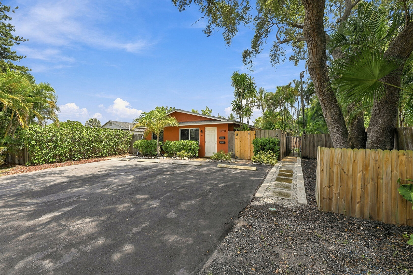 Front at 1720 Northeast 8th Avenue, #B, Fort Lauderdale, FL 33305, listed by Stephan Nelson