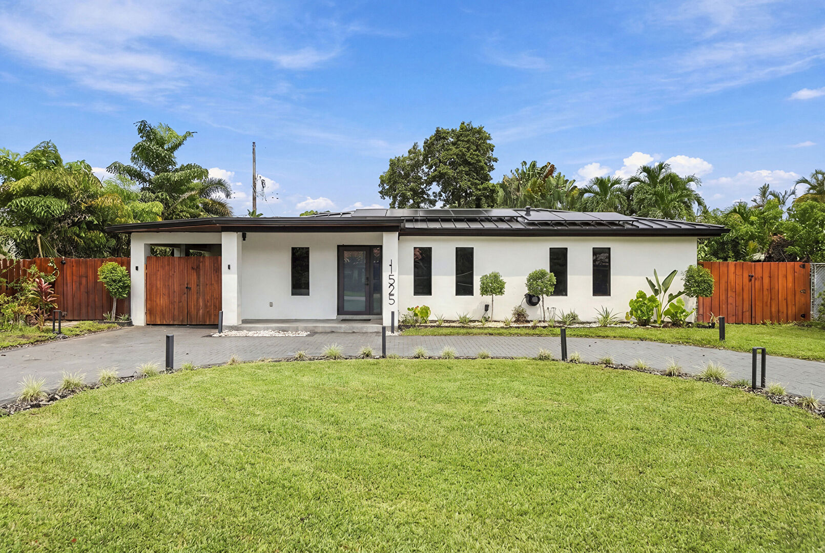 Front at 1525 Northeast 27th Street, Wilton Manors, FL 33334, listed by Carolina Rodriguez, MLS ID: B26079570