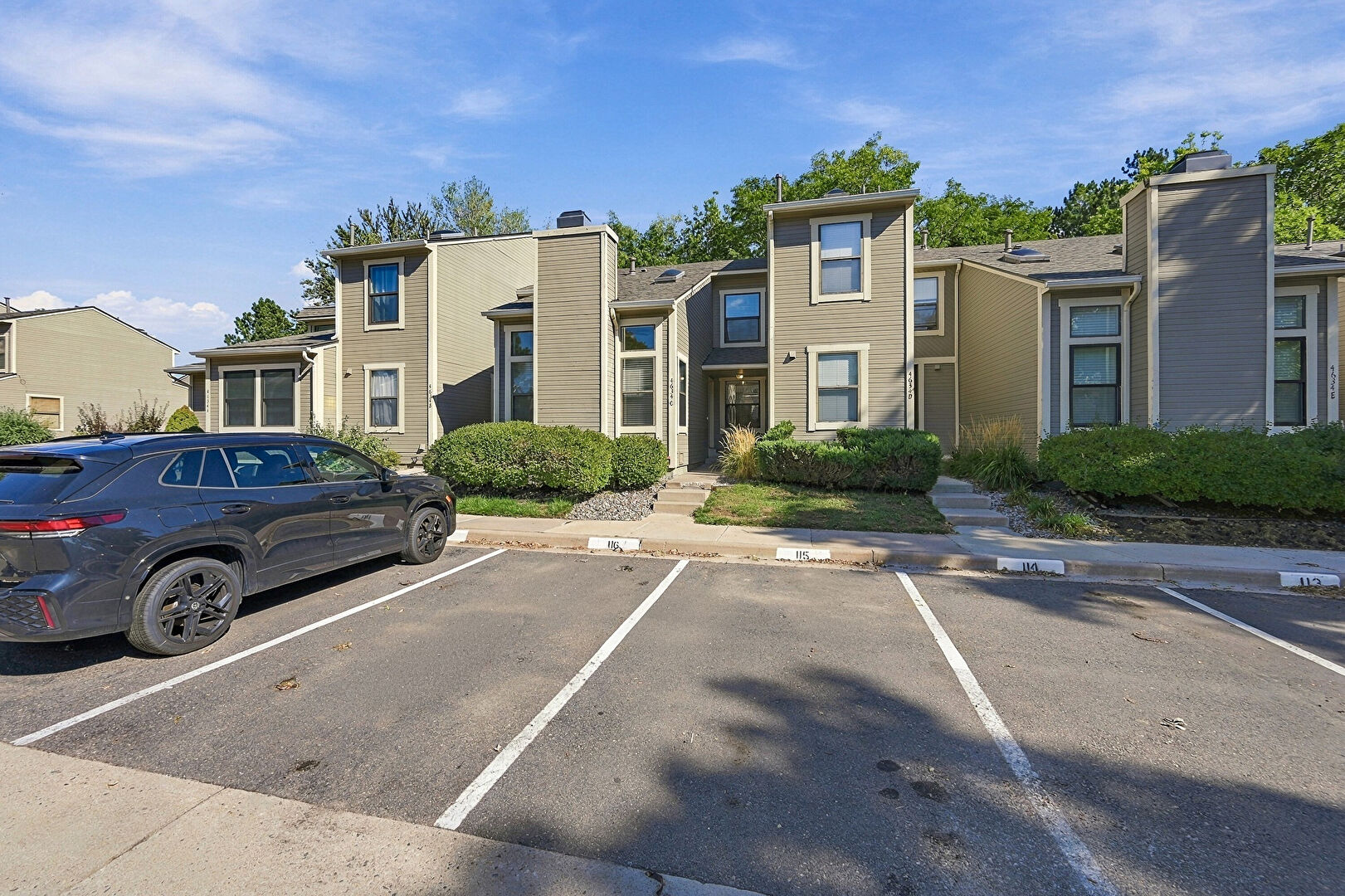 Parking at 4634 South Fraser Court, Aurora, CO 80015, listed by George Levin
