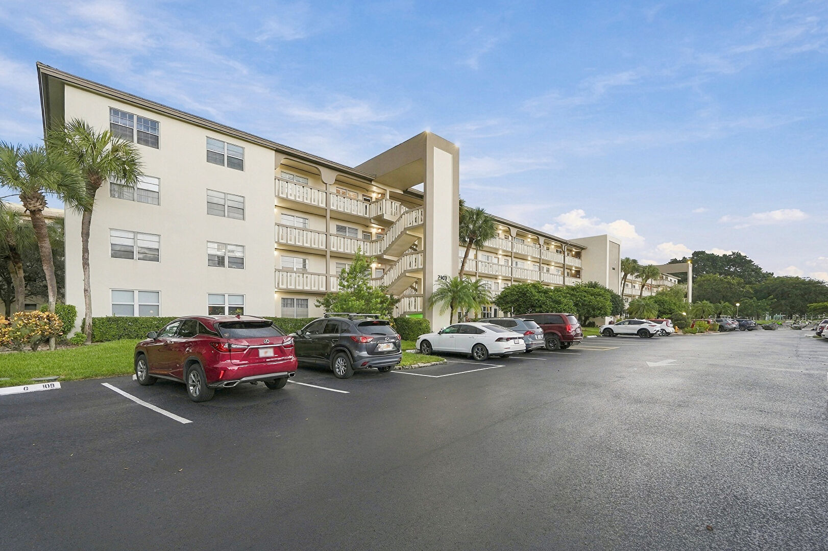 Parking at 2903 Victoria Circle, C1, Coconut Creek, FL 33066, listed by Diana Vasconez