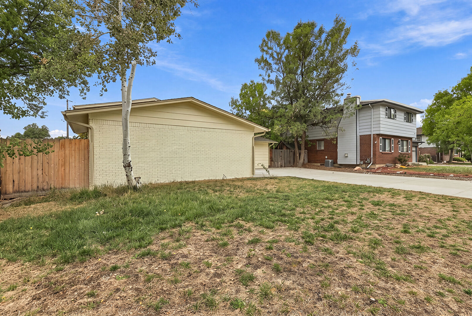 Front at 966 East 8th Avenue, Broomfield, CO 80020, listed by Soraida Montano