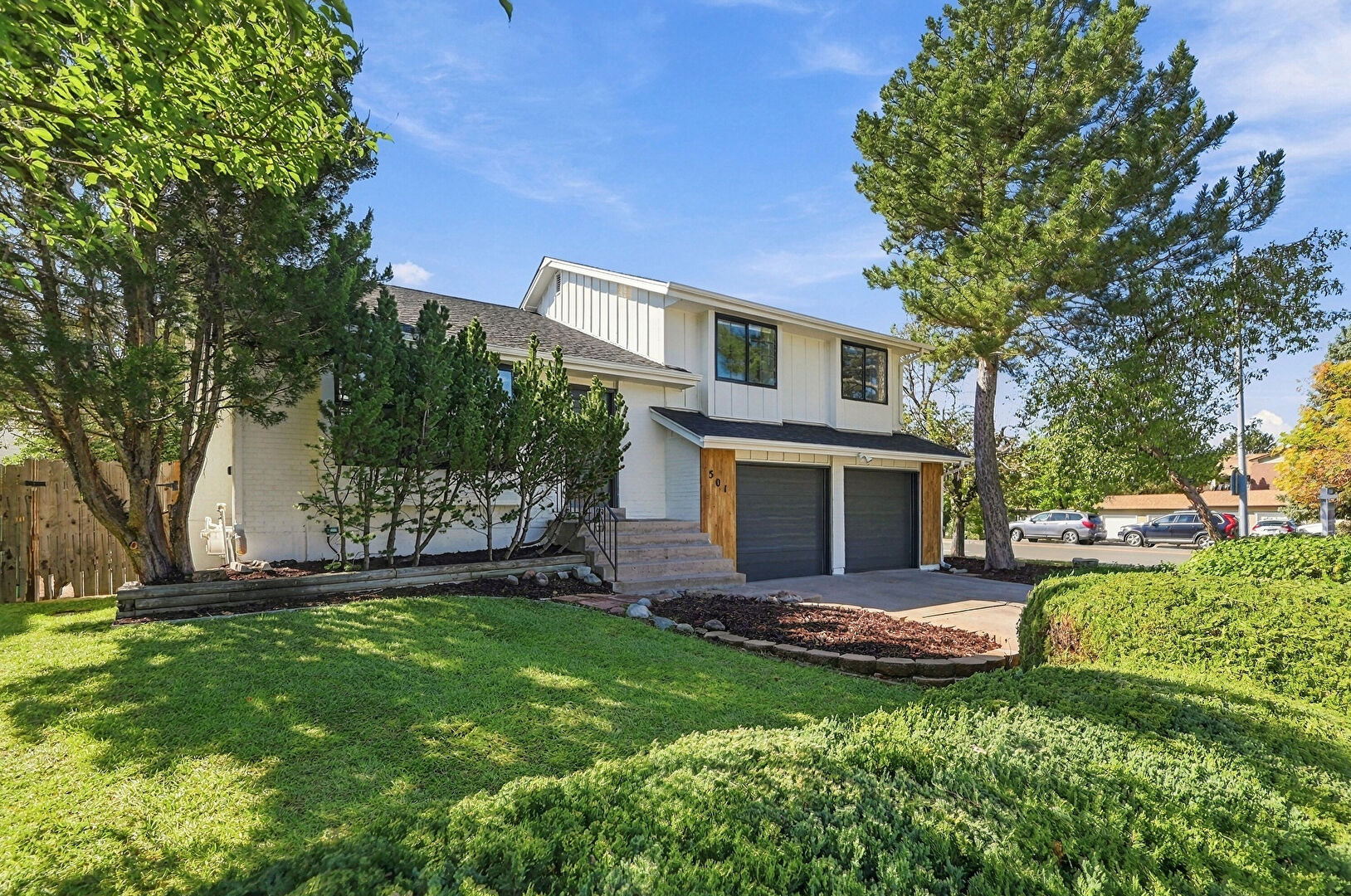 Front at 501 South Laredo Circle, Aurora, CO 80017, listed by Brianna Griffin