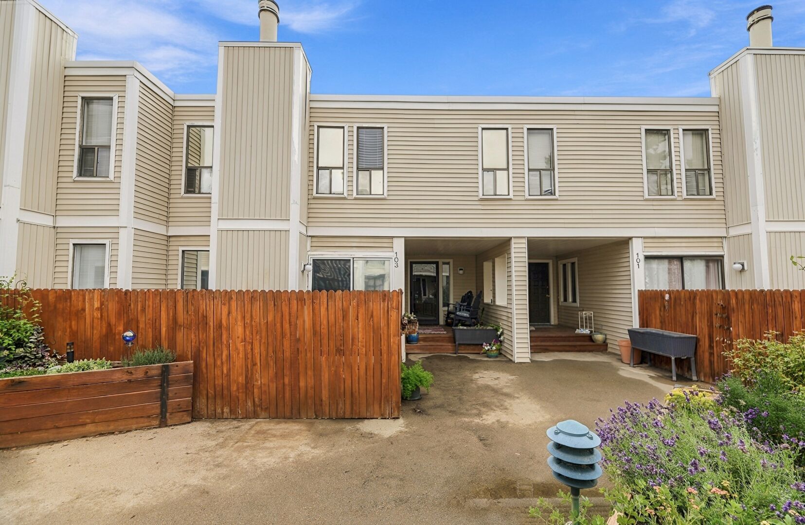 Front at 1050 S Monaco St Pkwy #103, Denver, CO 80224, listed by Josh Larsen