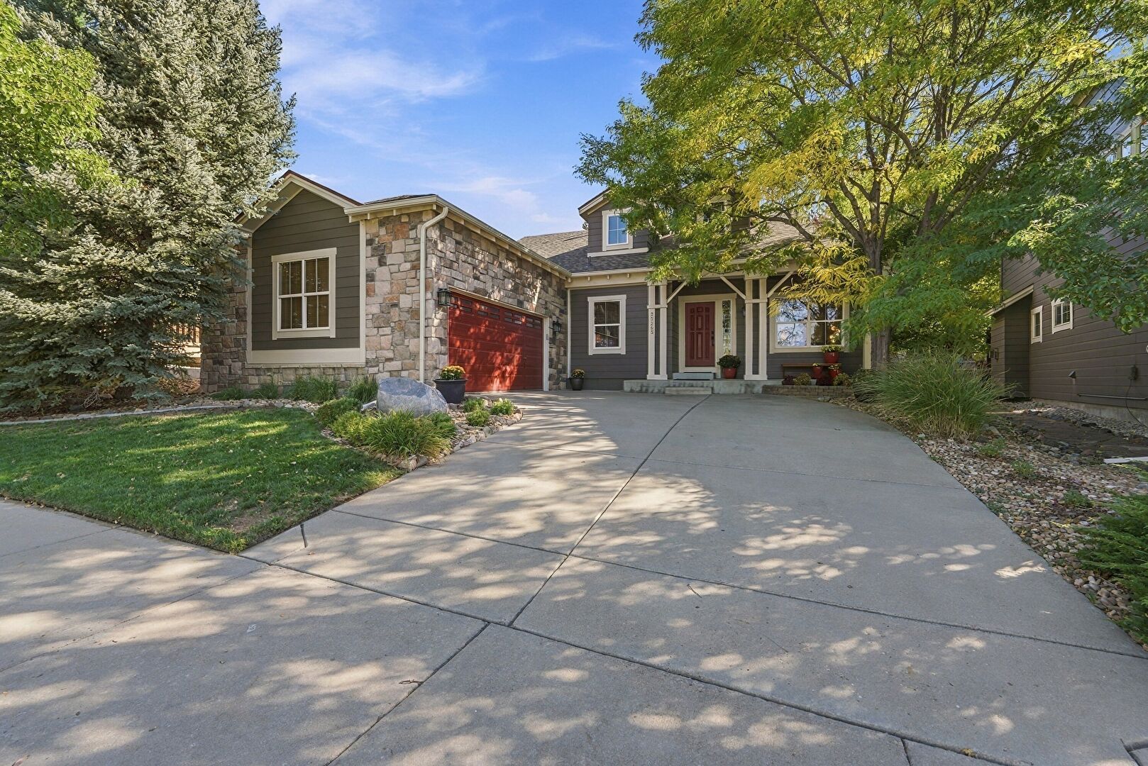 Front at 25265 East Park Crescent Drive, Aurora, CO 80016, listed by Heidi Hendrick
